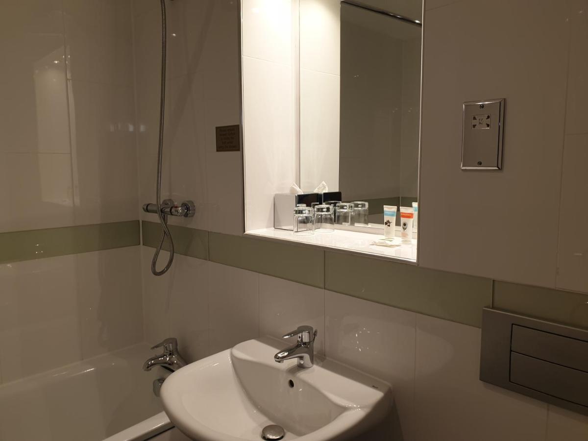 Executive Double Room with Free Hot Breakfast