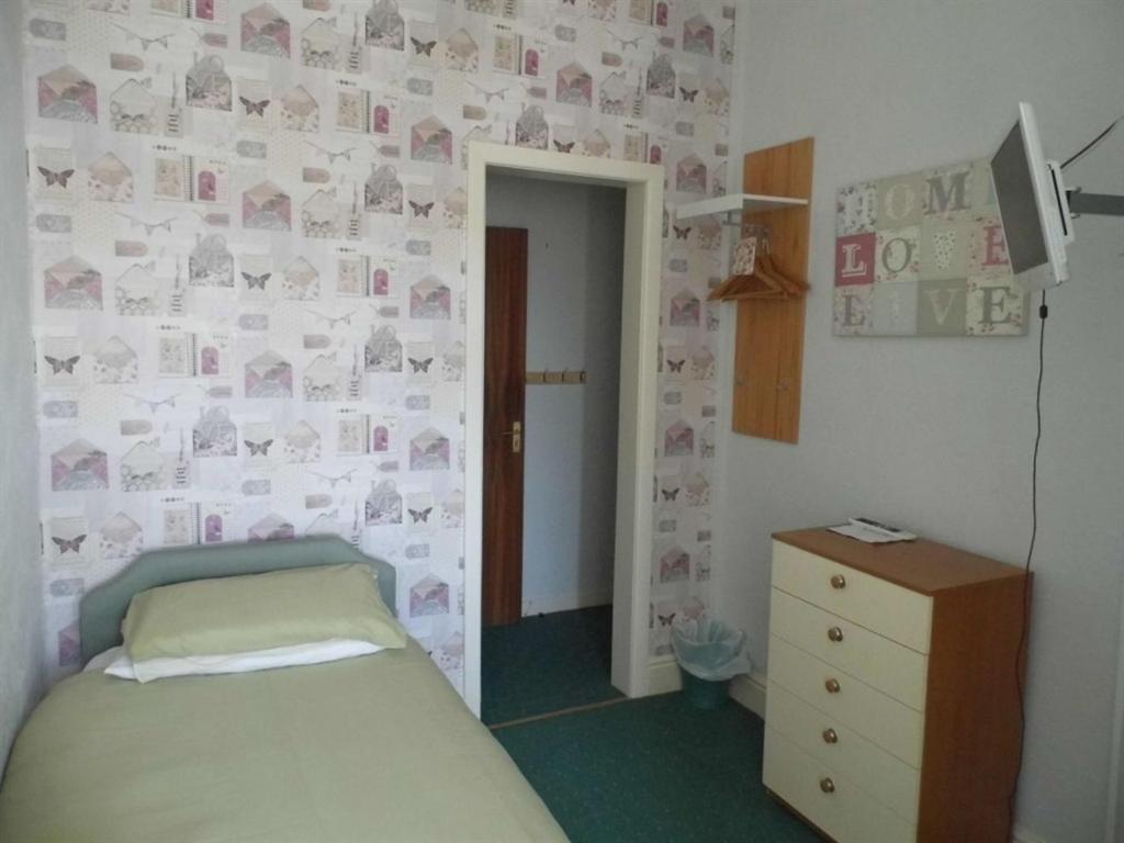 Single Room with Private Bathroom