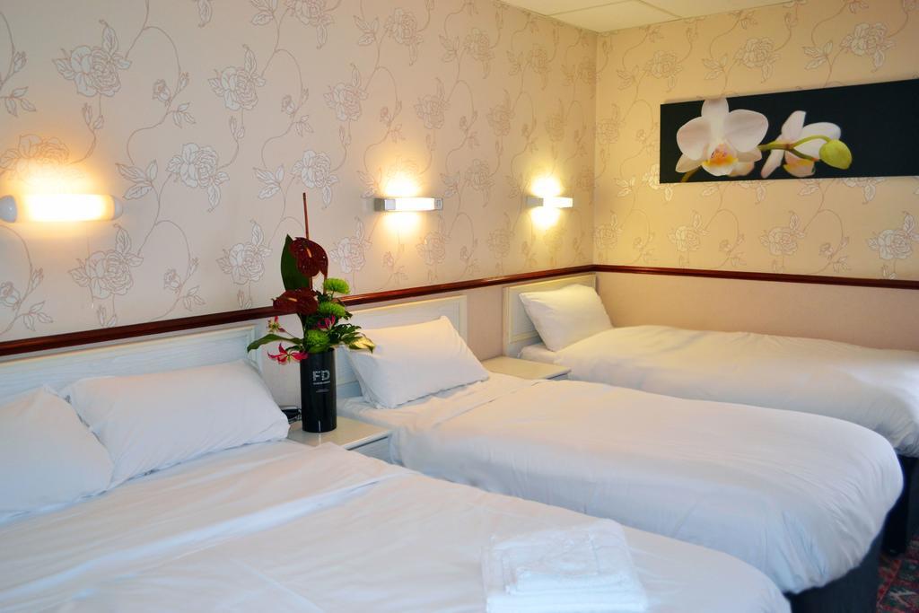Classic Quadruple Room