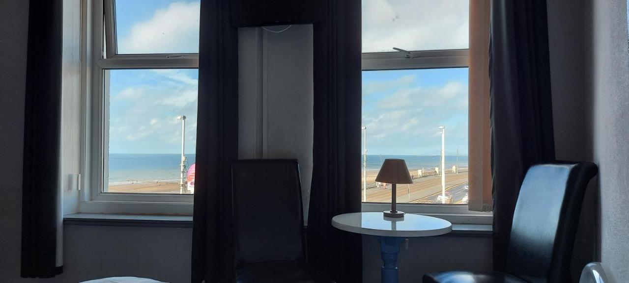 Family Room with Sea View
