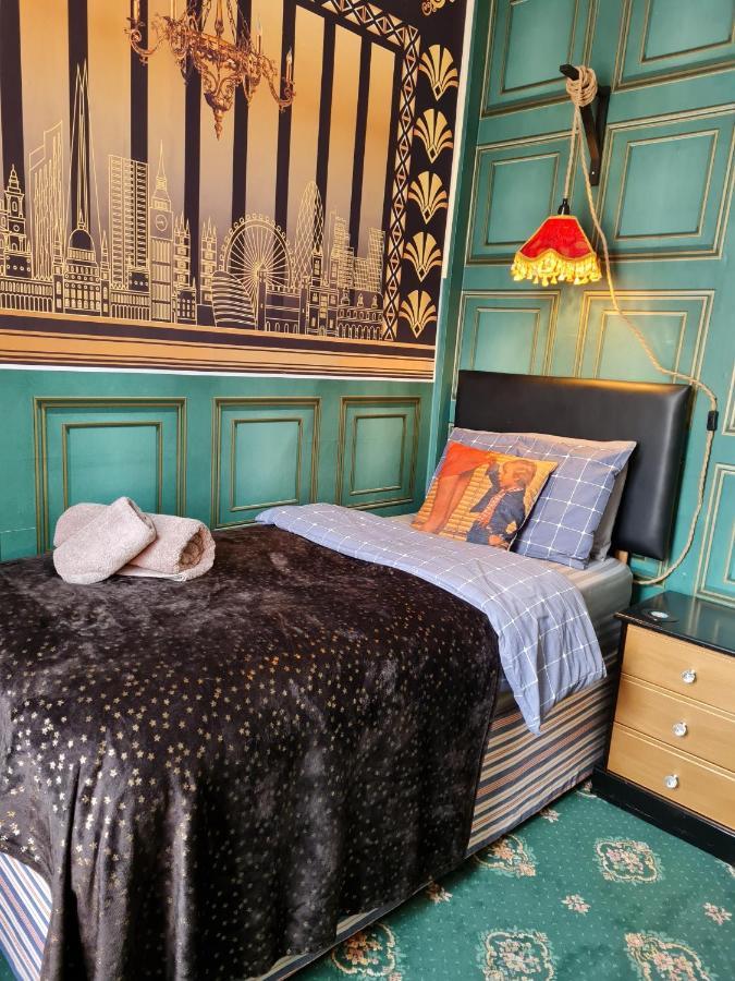 Single Room,1588102737:JPEG