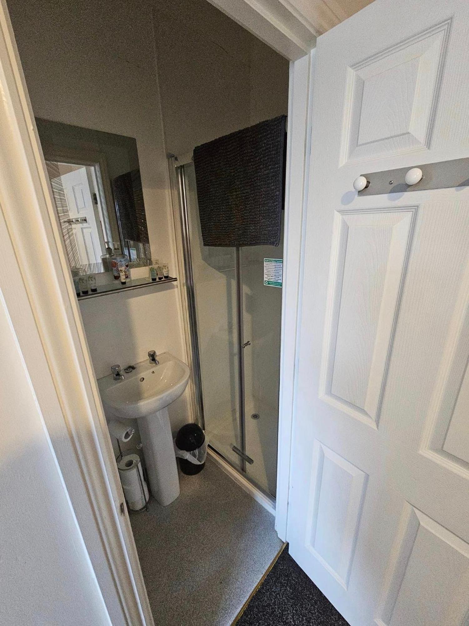 Double Room with Private Bathroom,1502523523:JPEG