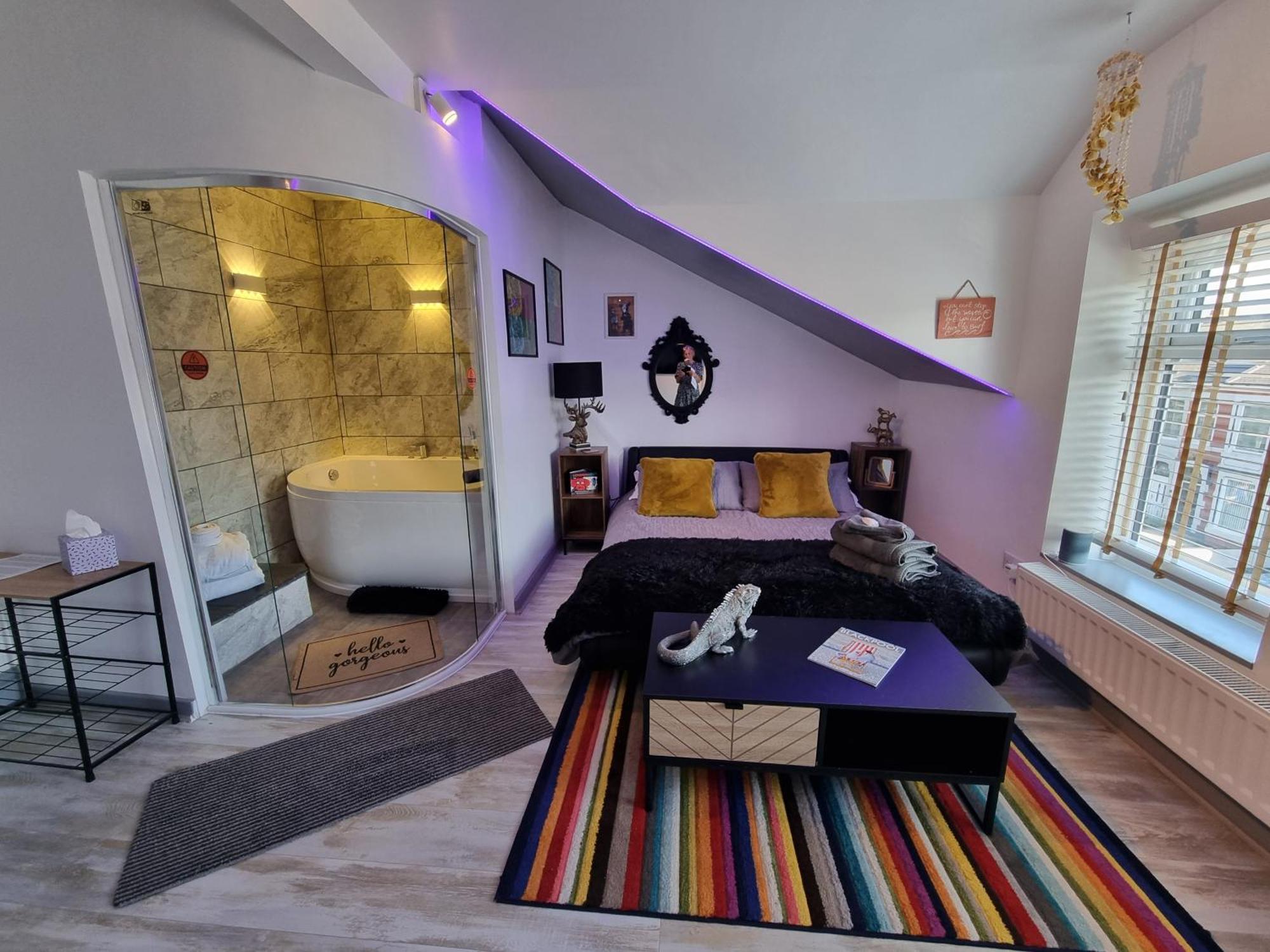 Deluxe Suite mit Whirlpool-Badewanne