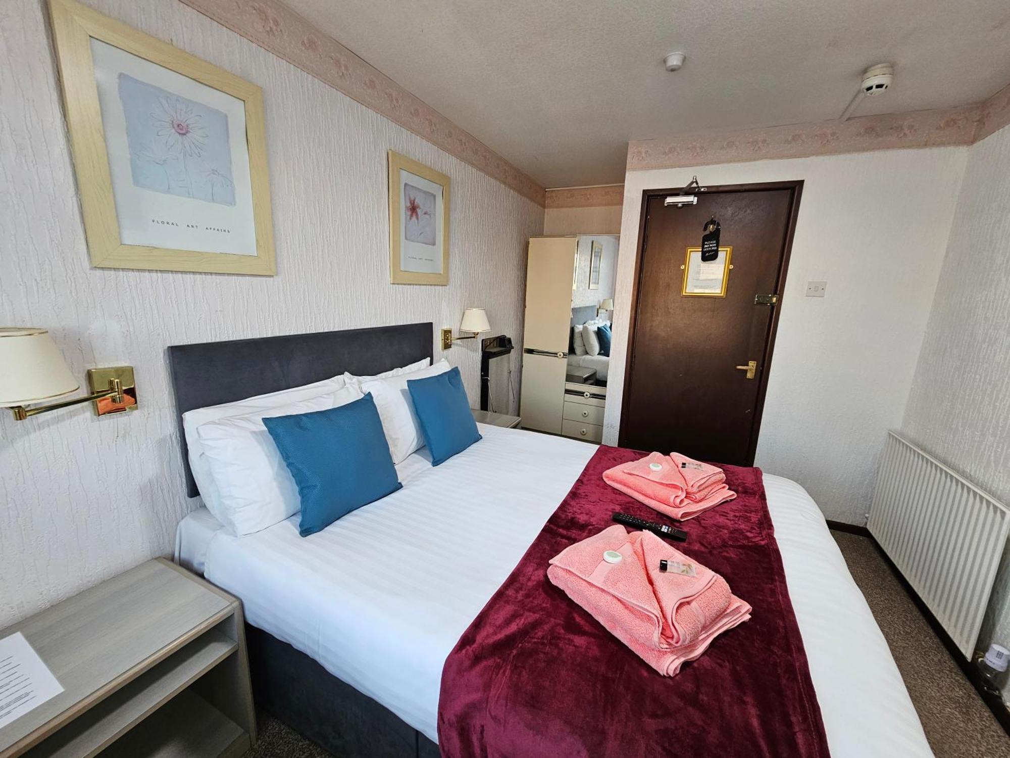 Double Room,1574748671:JPEG