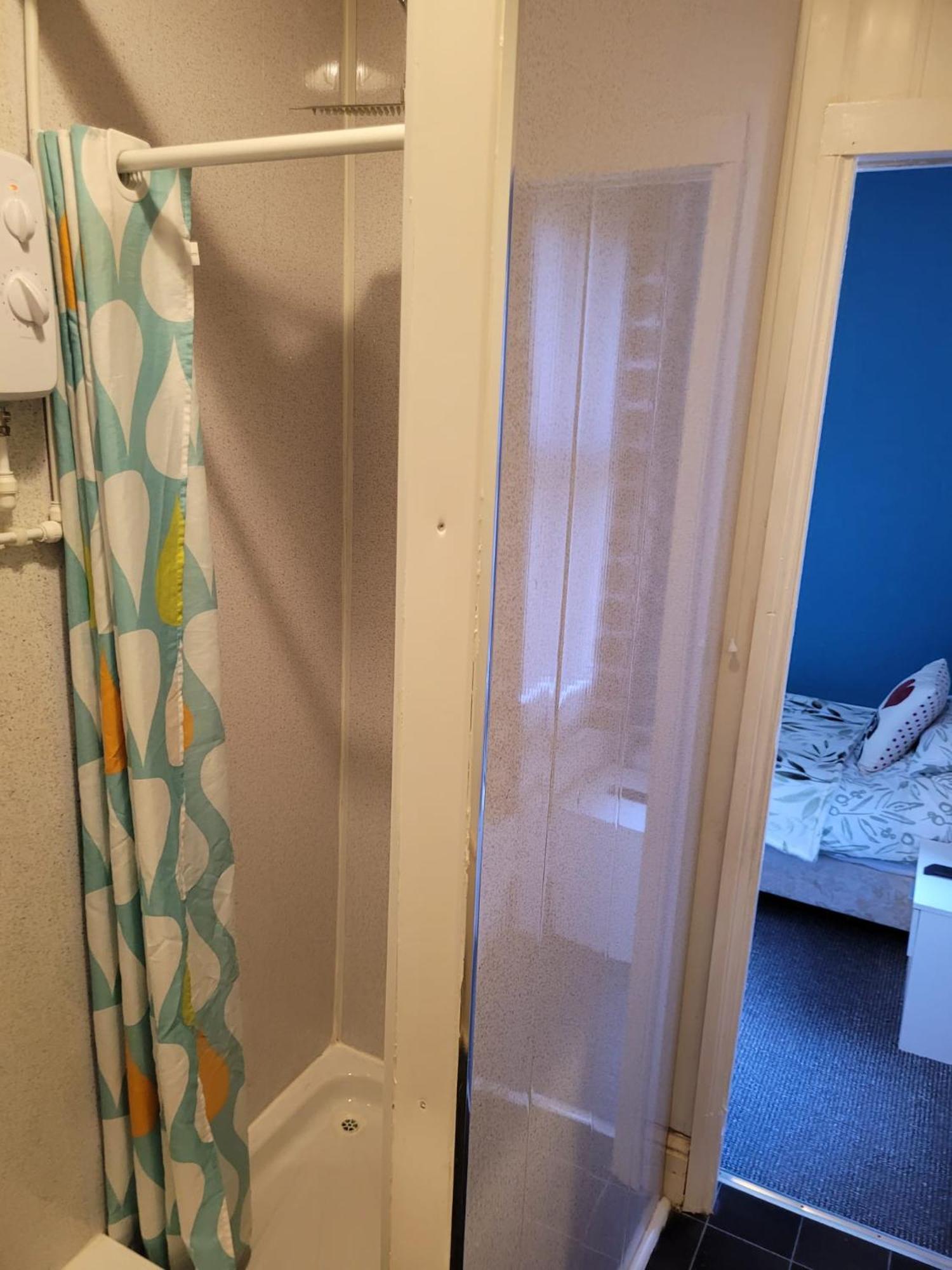 Single Room Shower