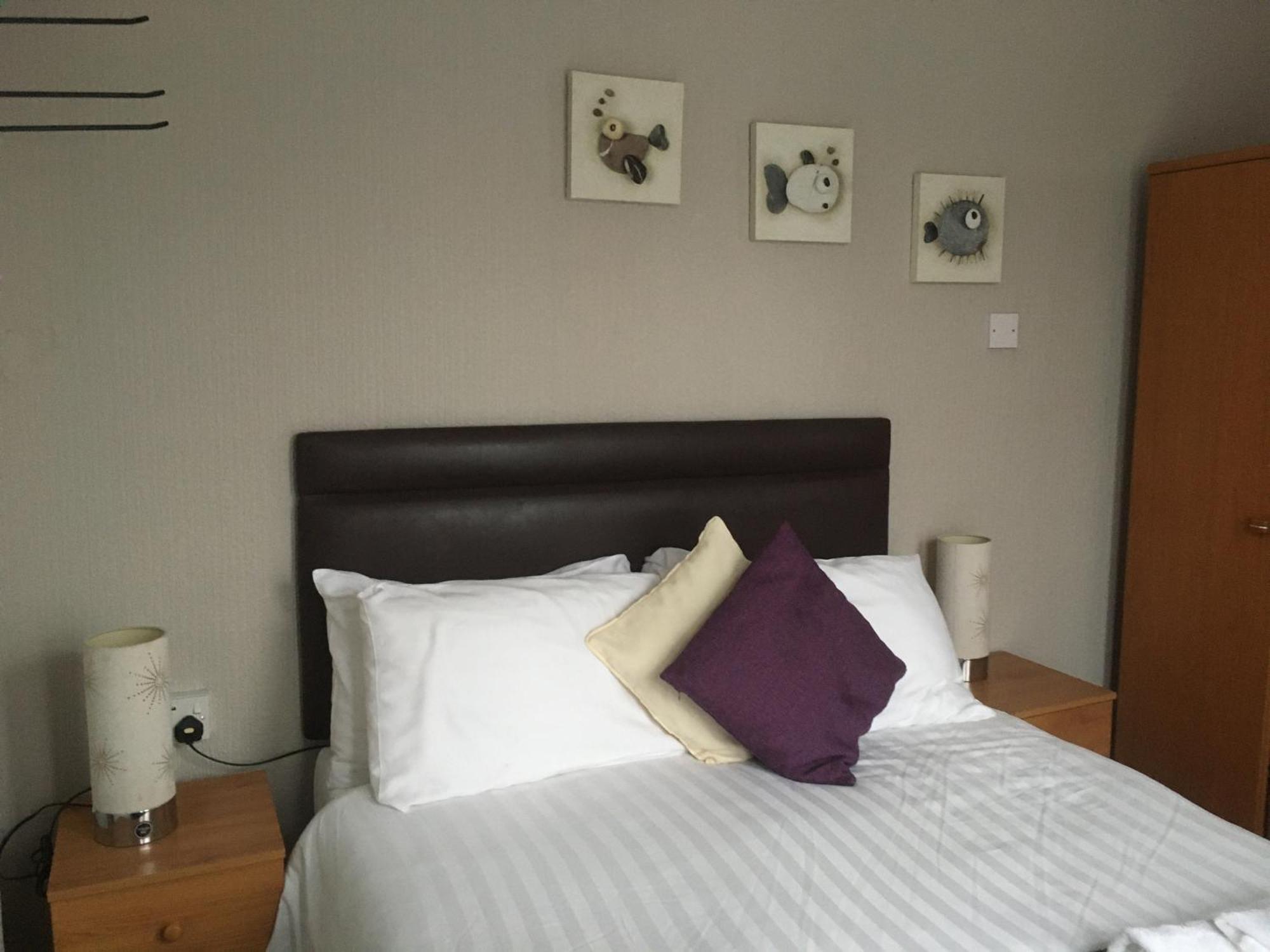 Budget Double Room Ensuite,1091706588:JPEG