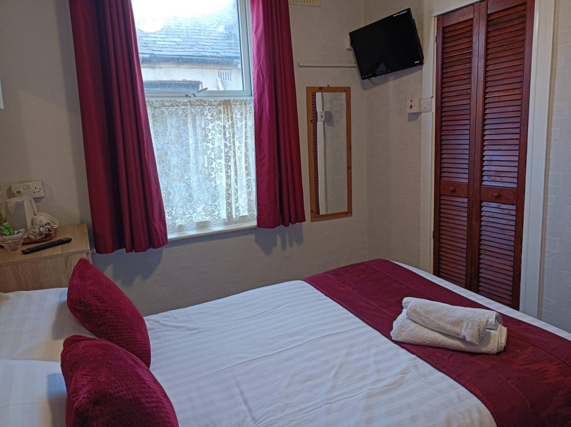 Small Double Room,1628668944:JPEG