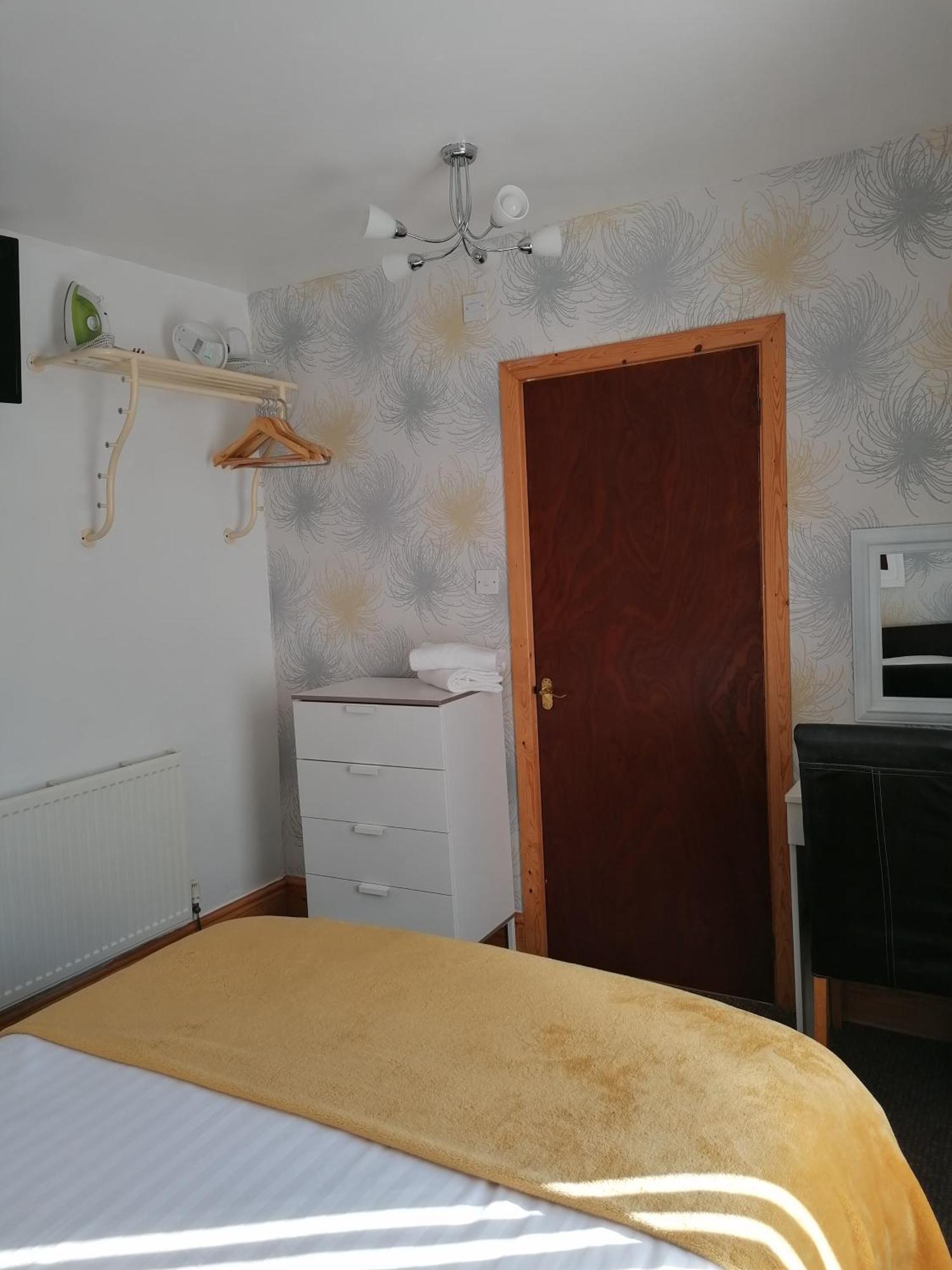 Small Double Room,1658774599:JPEG