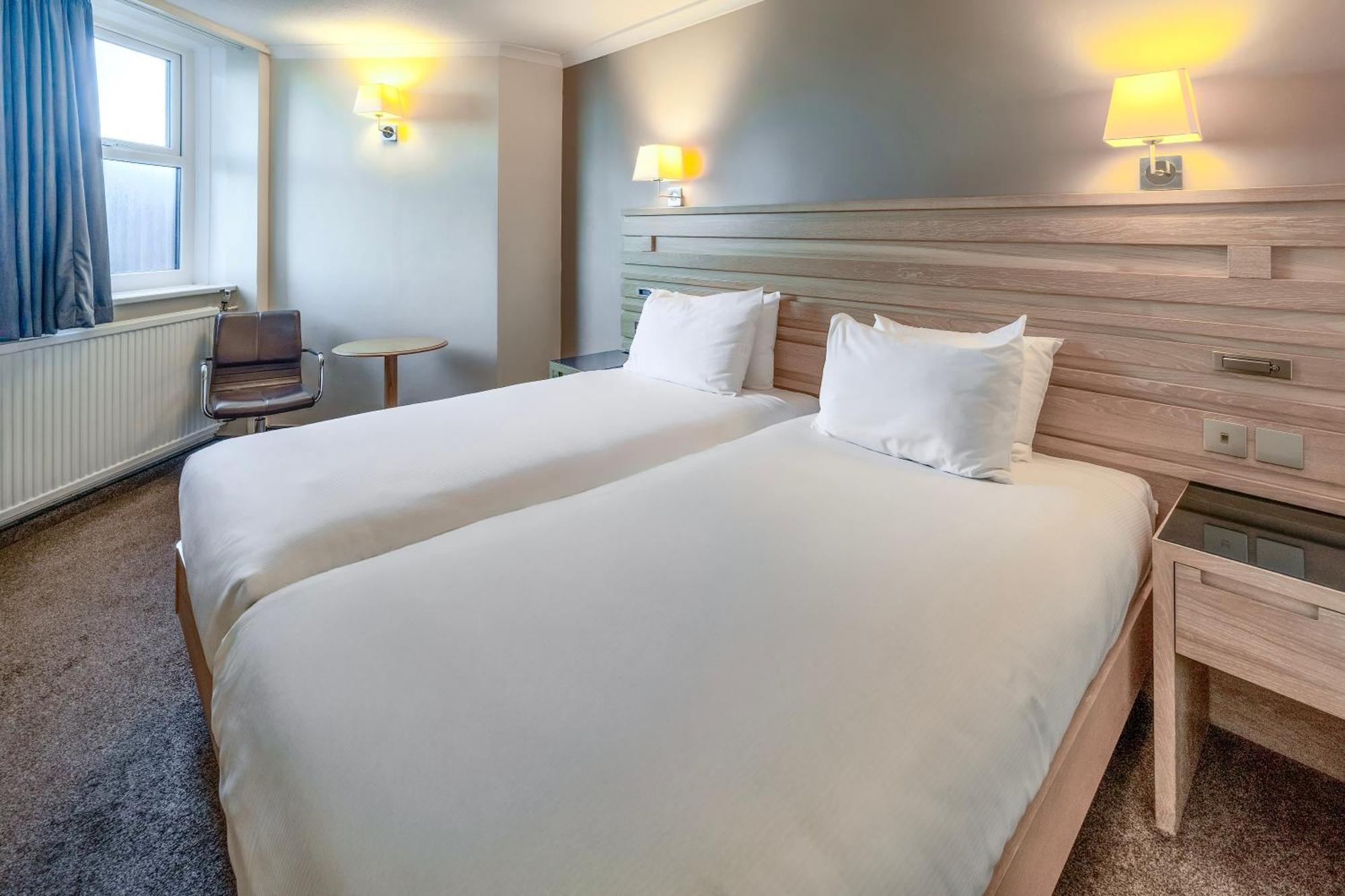 Twin Room Partial Sea View