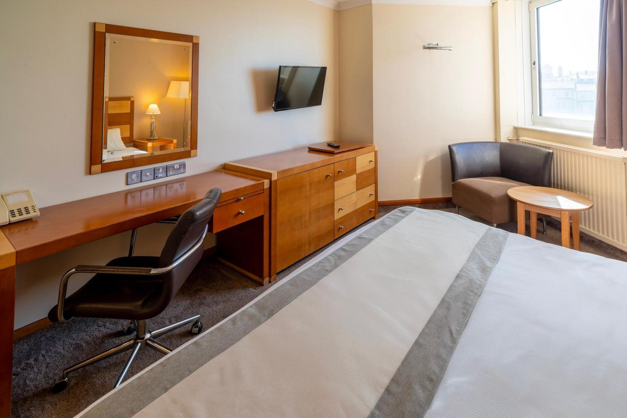Double or Twin Room Partial Sea View