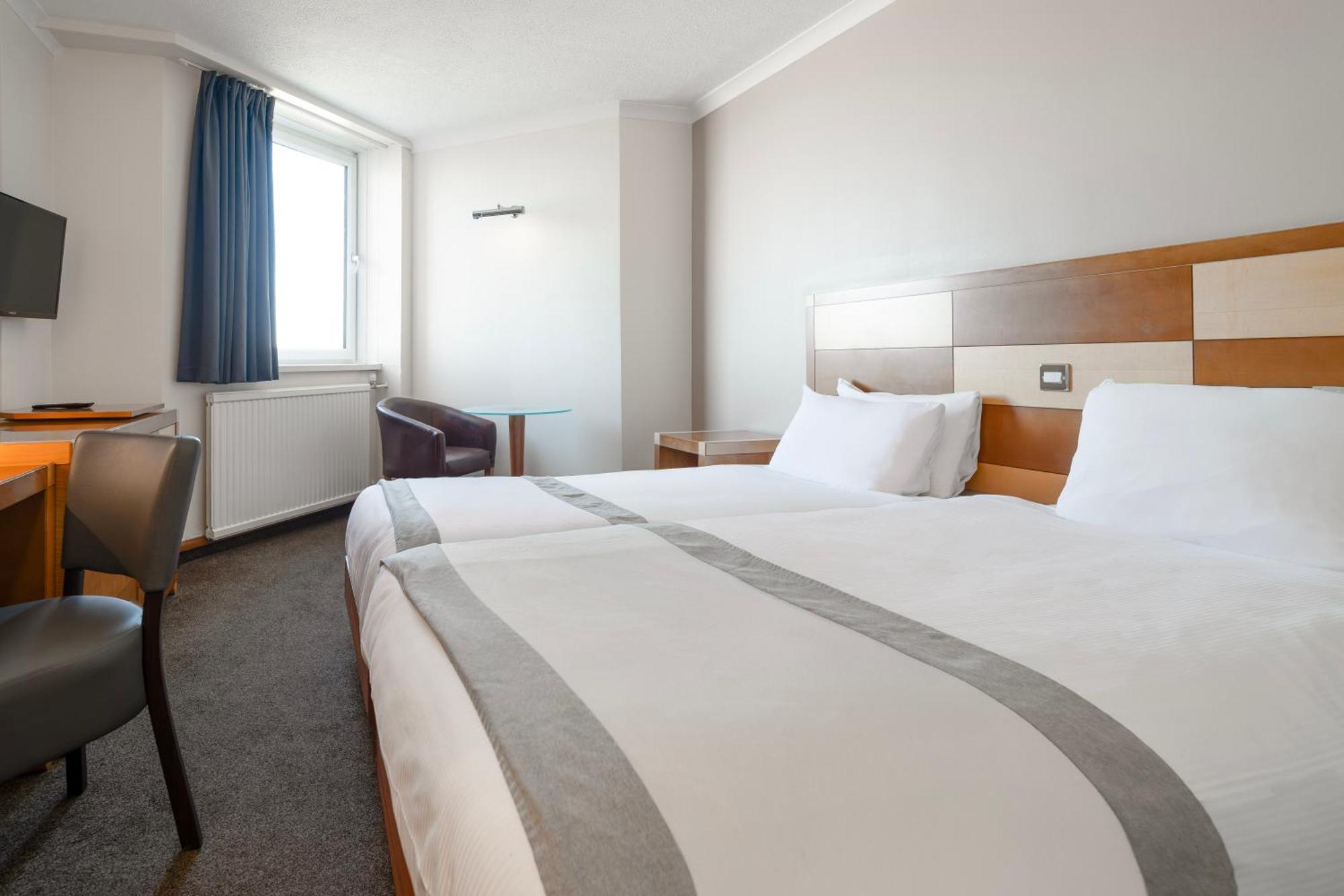 Twin Room Partial Sea View