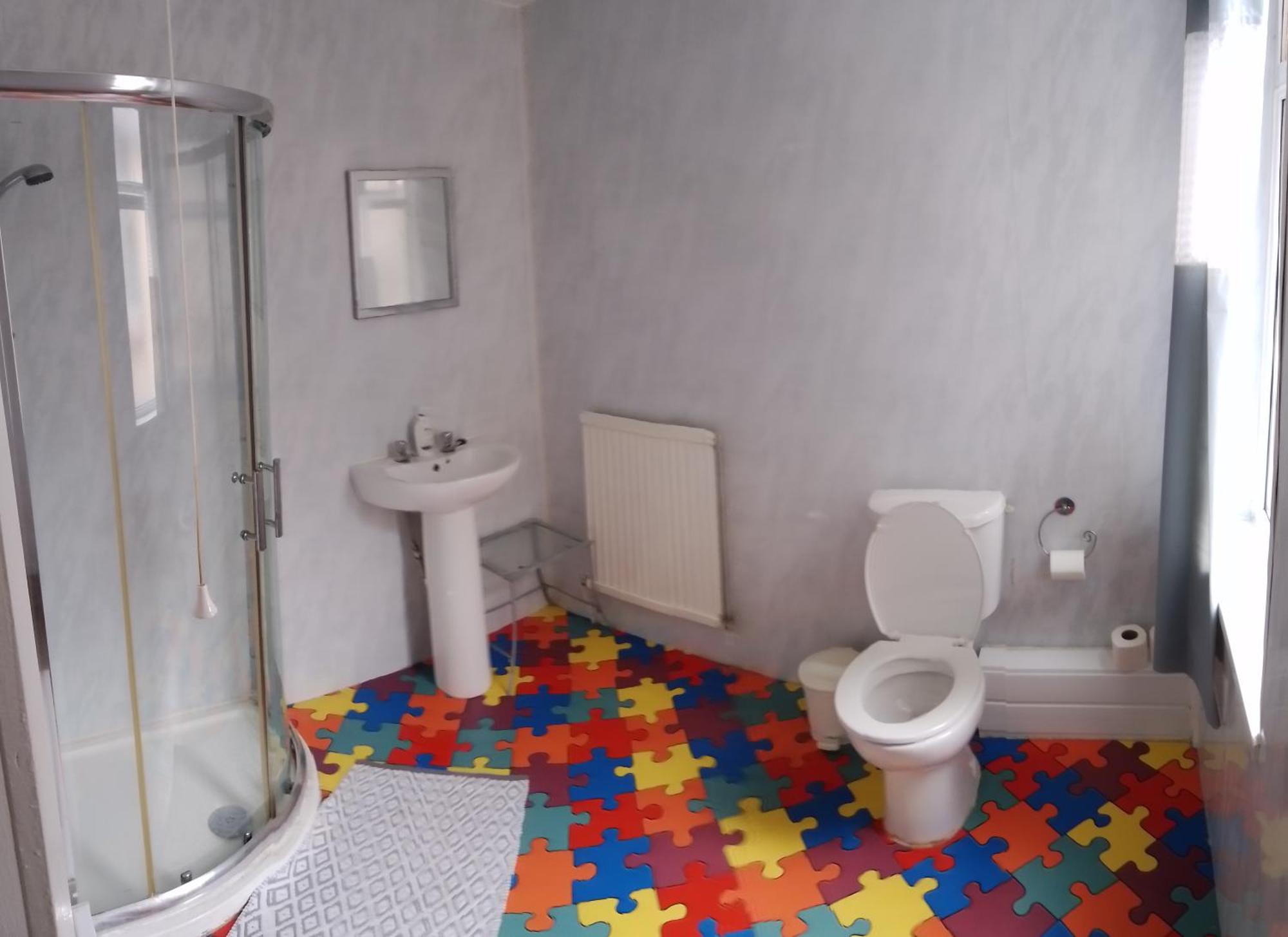 Family Room with Private Bathroom,1697219292:JPEG