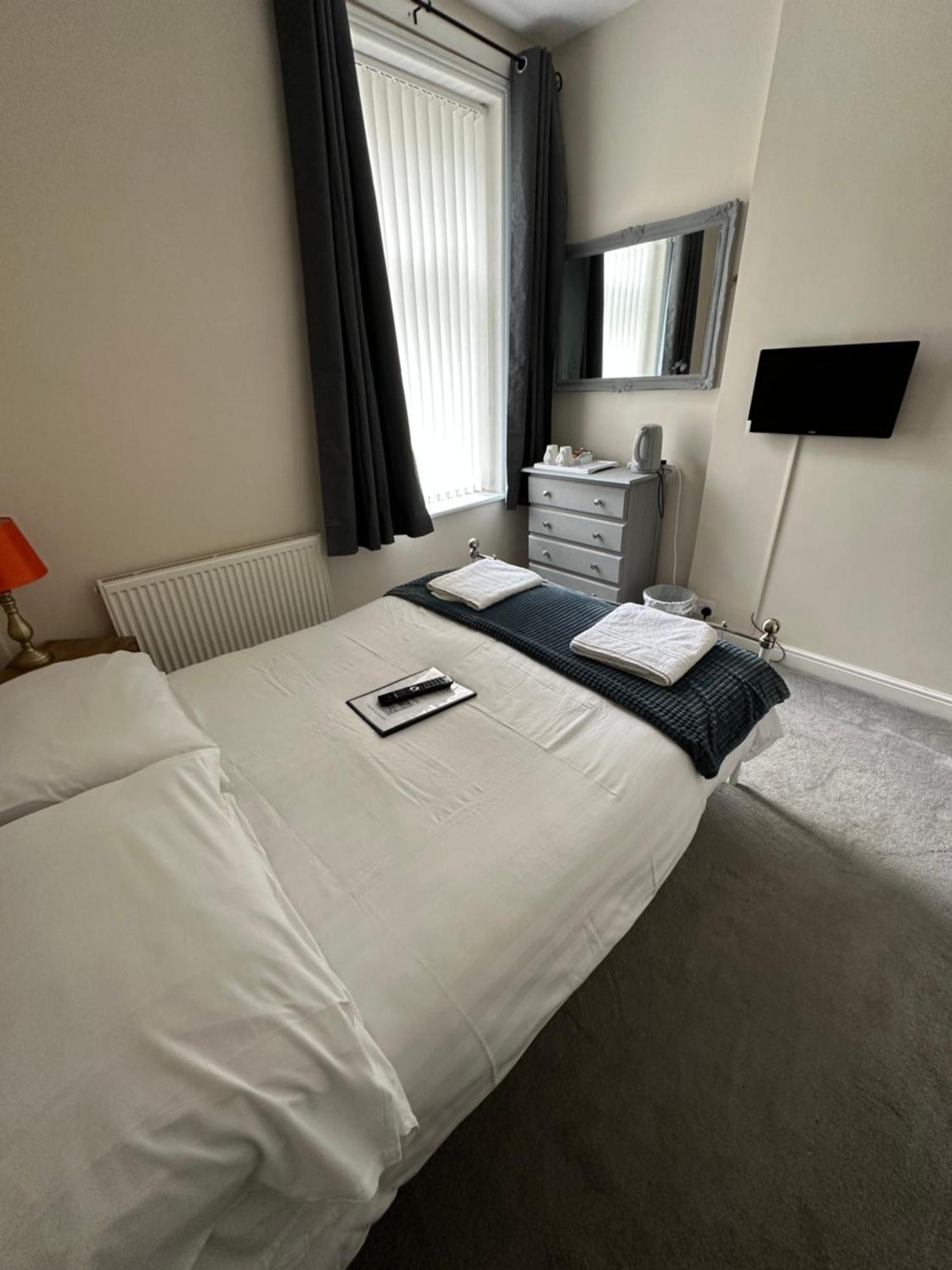 Double Room Private Bathroom