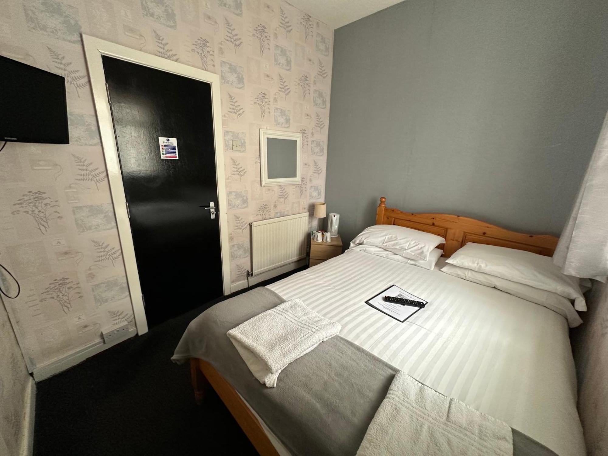 Double Room Private Bathroom