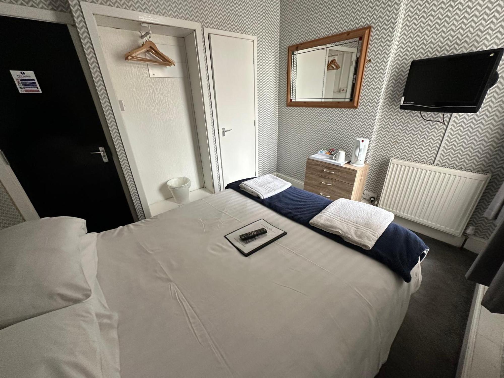 Double Room Private Bathroom
