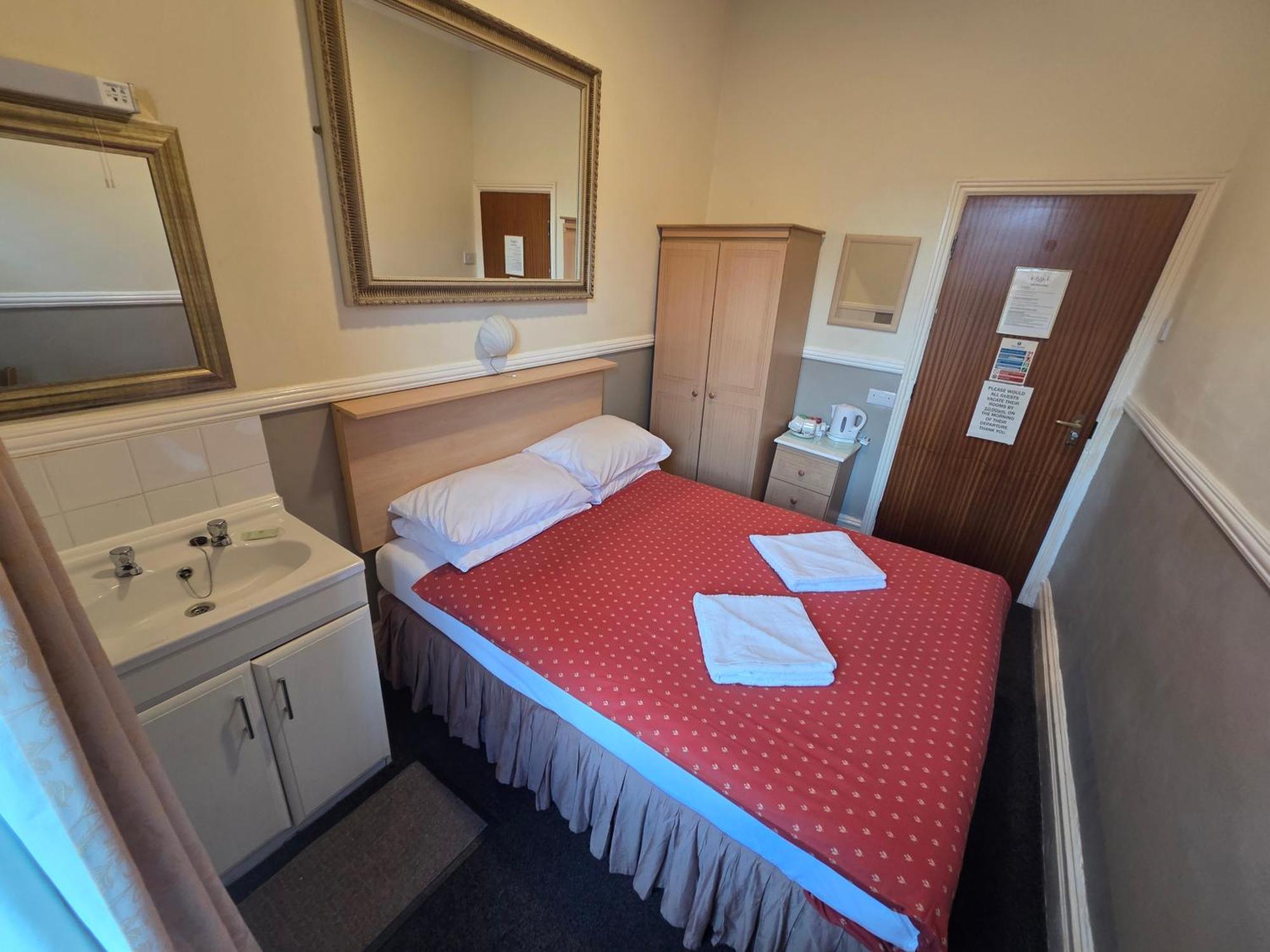 Doppelzimmer mit Gemeinschaftsbad