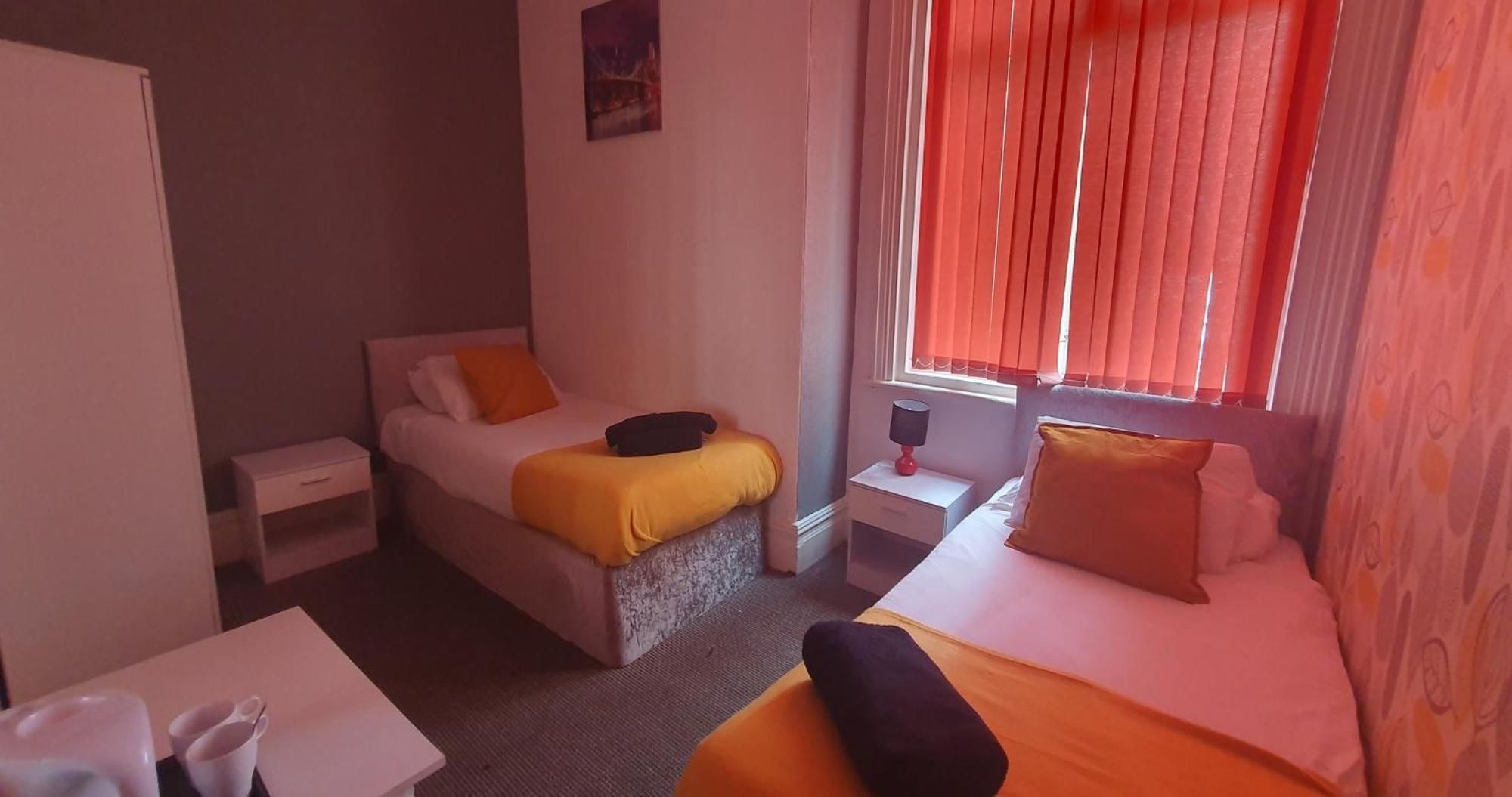 Zweibettzimmer mit eigenem Bad