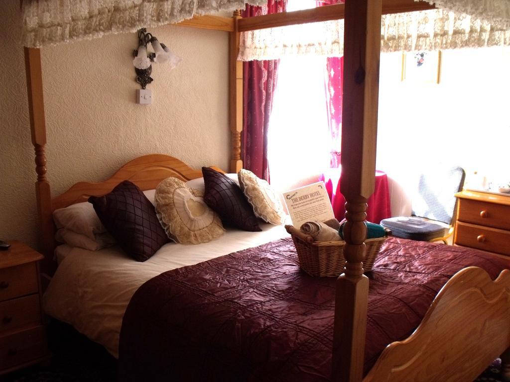 Deluxe Double Room Shower