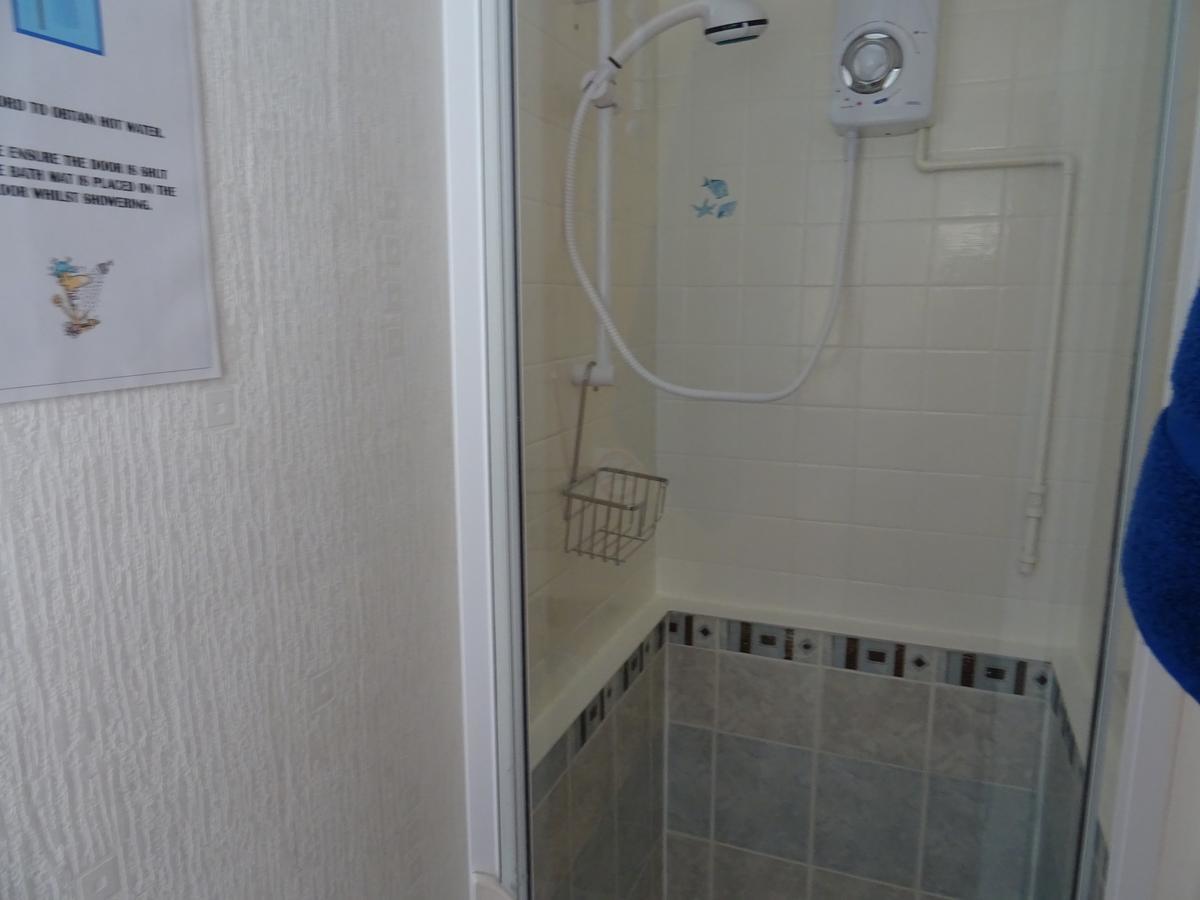 Vierpersoonskamer met Gedeelde Badkamer