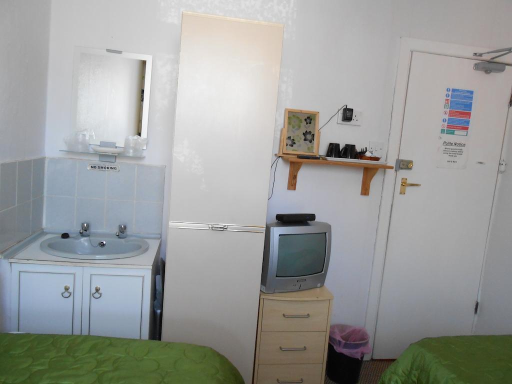 Zweibettzimmer mit Gemeinschaftsbad