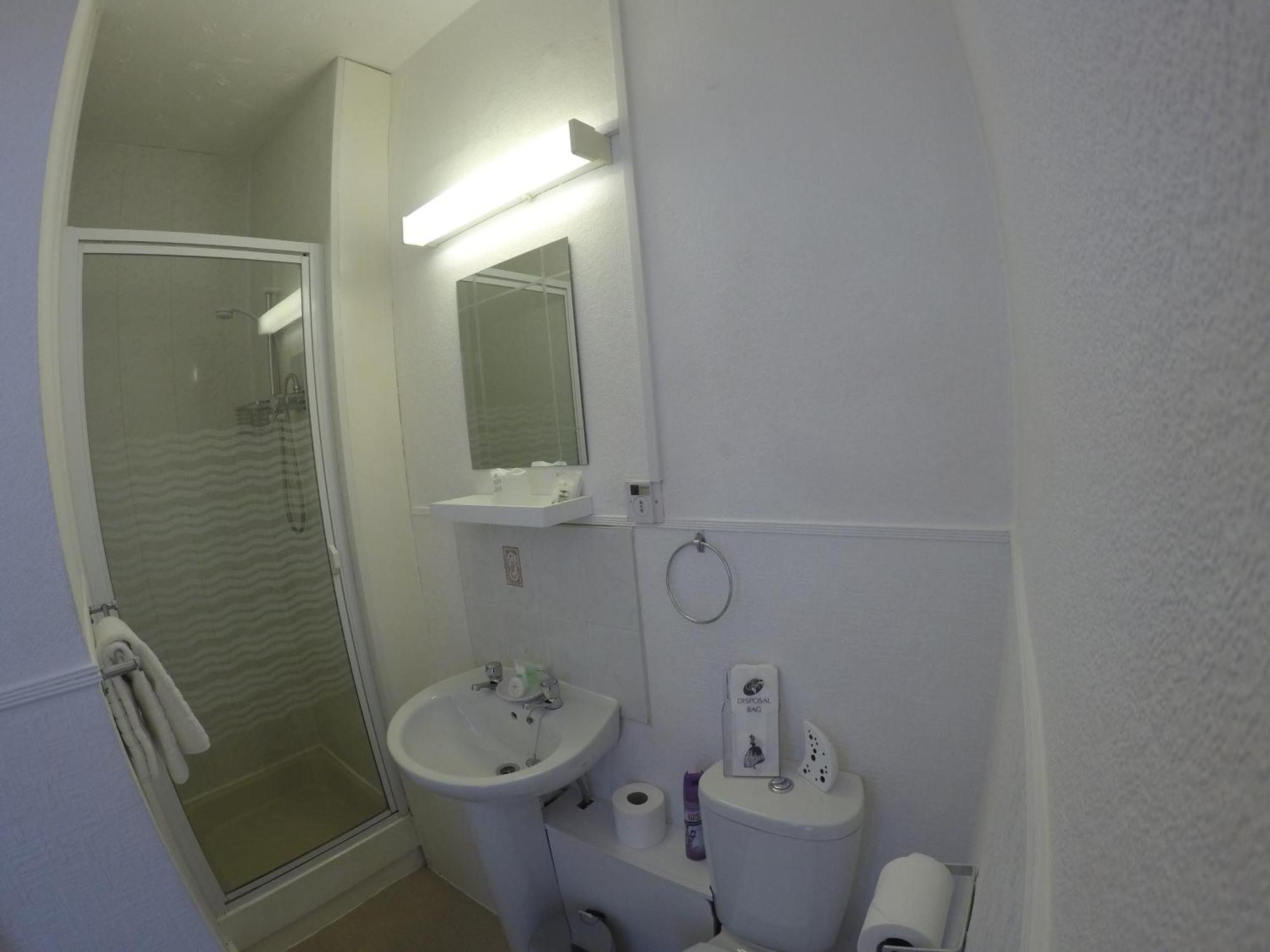 Single Room,932549719:JPEG