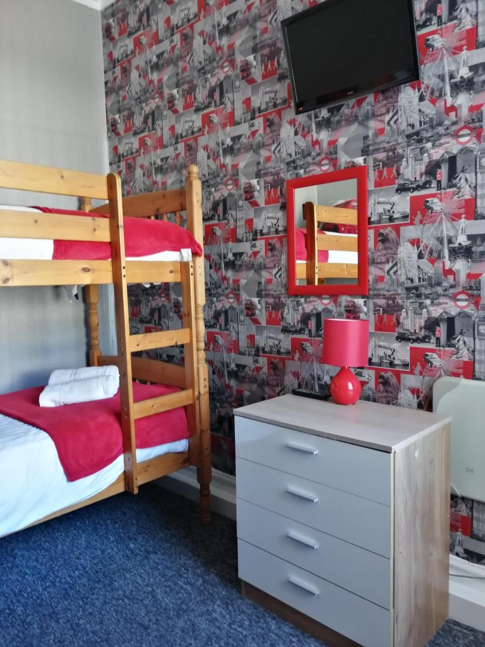 Family Room (2 Adults + 2 Children),767014048:JPEG