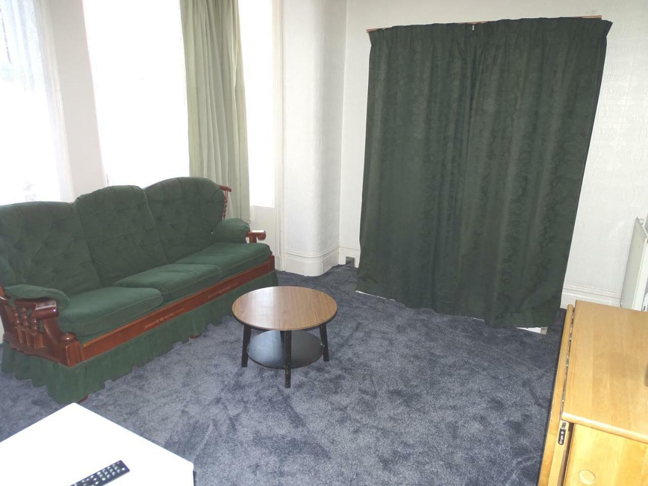 One-Bedroom Apartment,781080945:JPEG