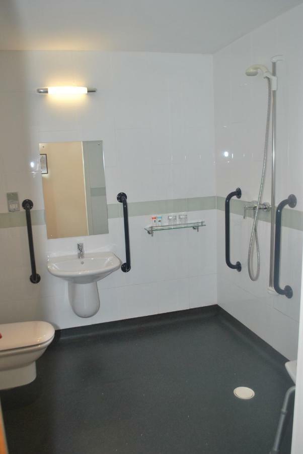 Double or Twin Room - Disability Access with Free Hot Breakfast