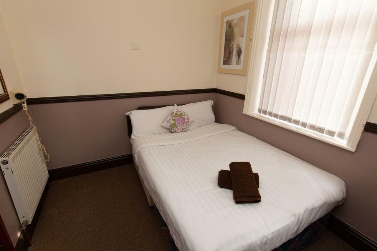 Small Double Room with Shower