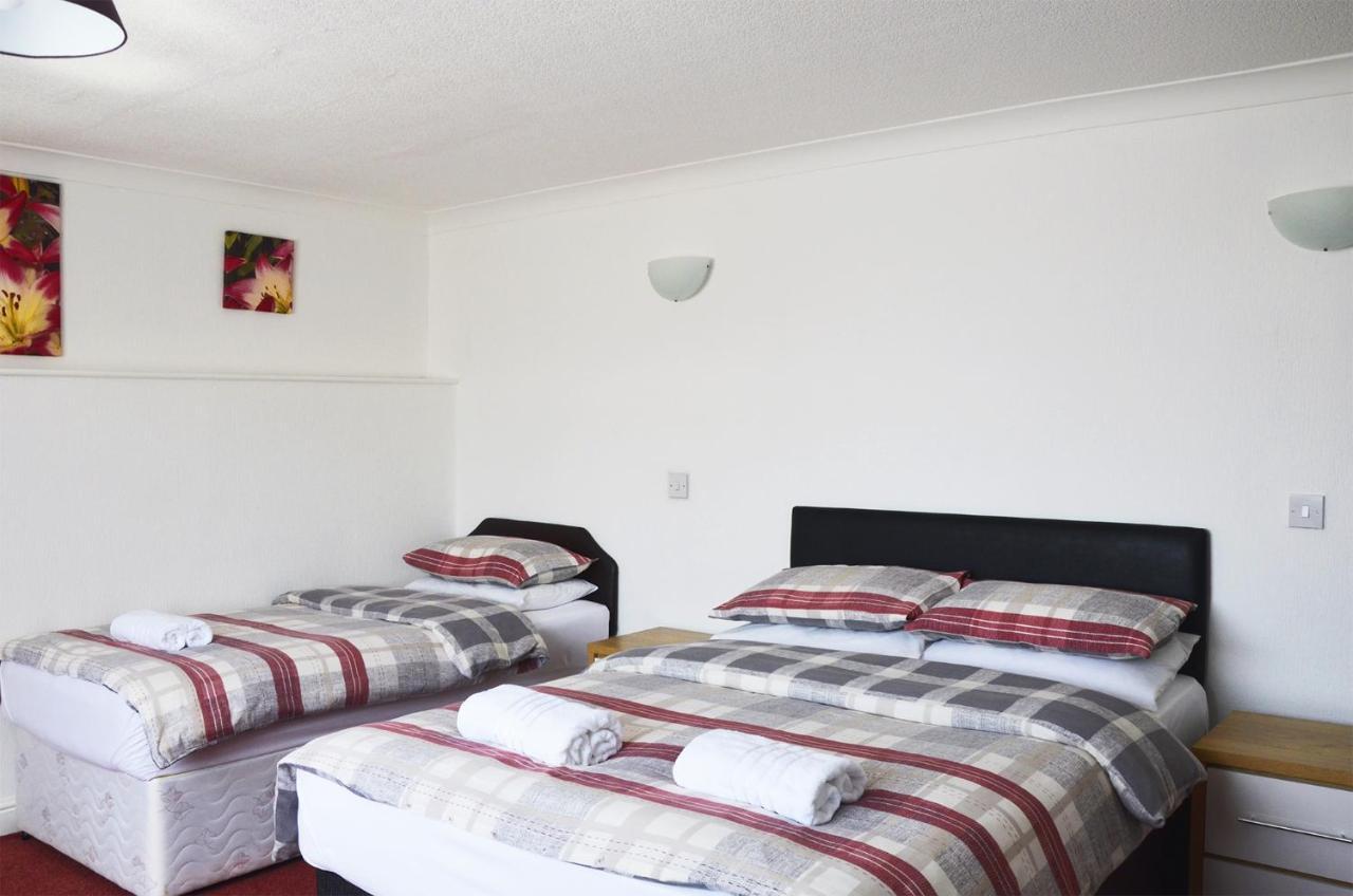 Standard Family Room,959322781:JPEG