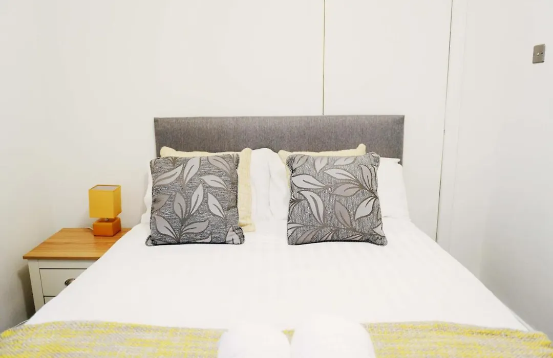 Bridle Lodge Apartments-1