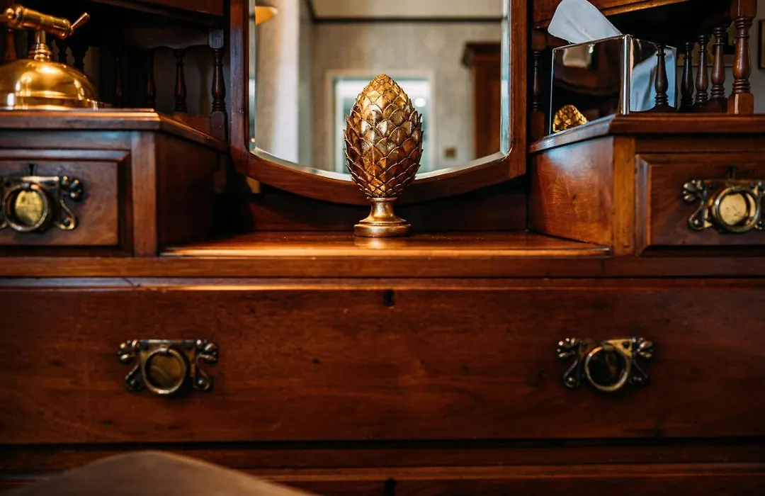 The Queens Hotel-1