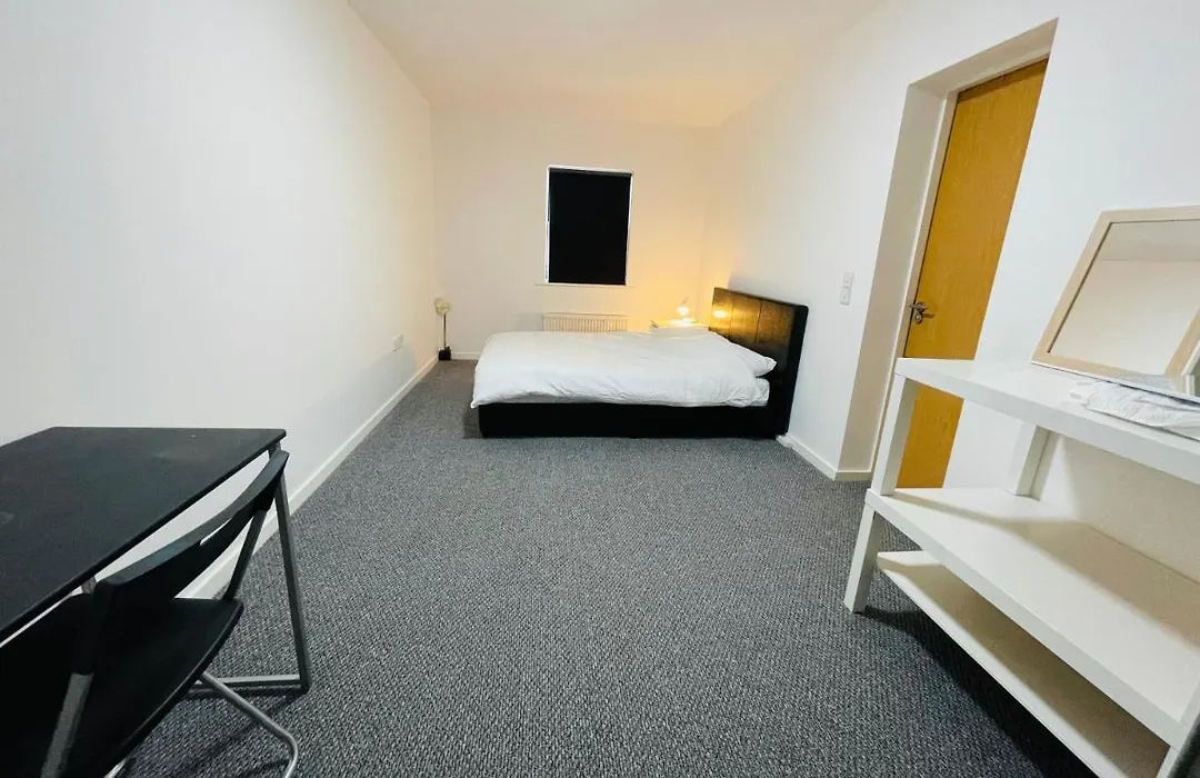 En-Suite For Family,Couple And Females-1