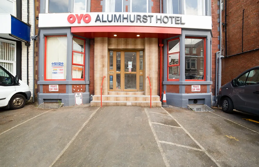 Alumhurst Hotel-1