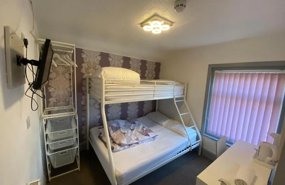 Arnies Hotel-1