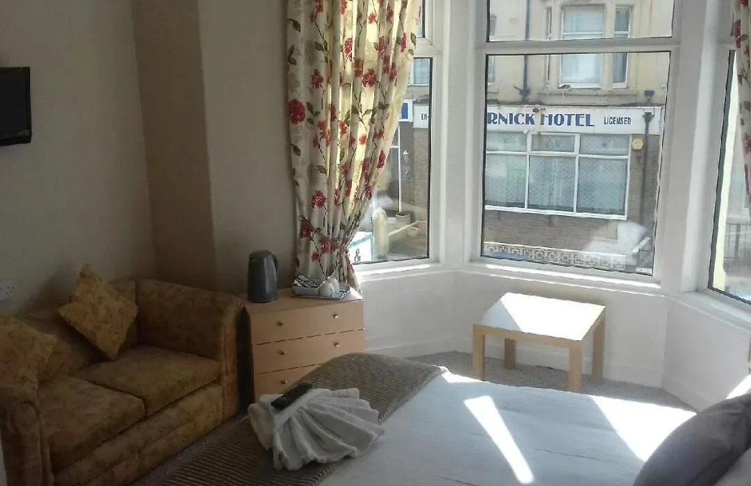 Lynwood Hotel-1