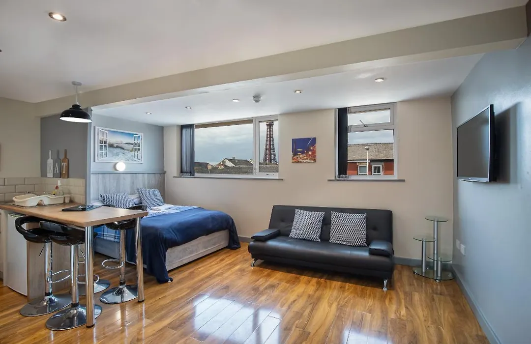 Blackpool Abode - Seaside Suites-1