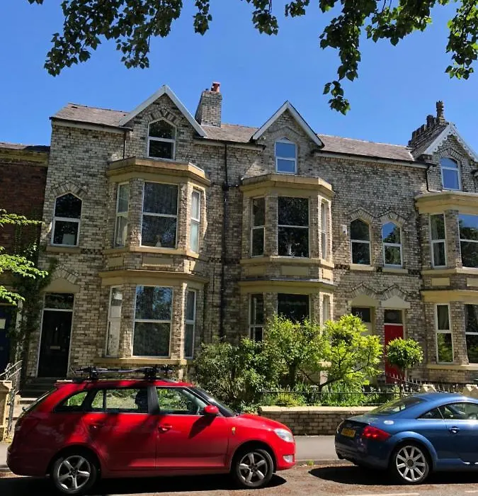 Double Room Near City Centre With Extra Lounge Area-1
