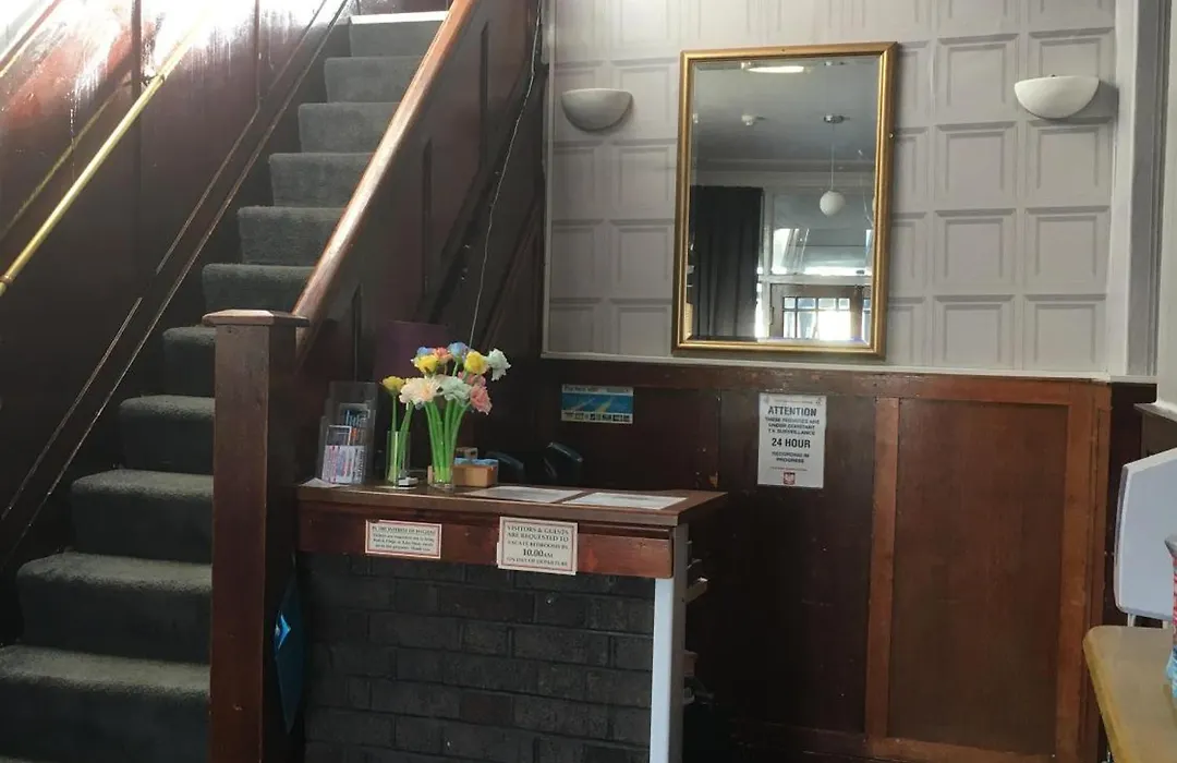 Royal Hotel-1
