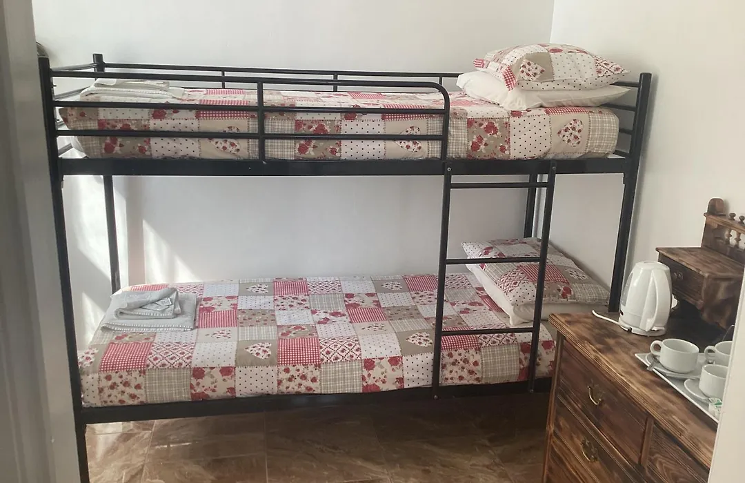Alexander Hotel Fully Refurbished All Rooms En-Suite-1