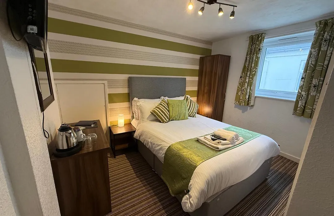 Delovely Hotel-1
