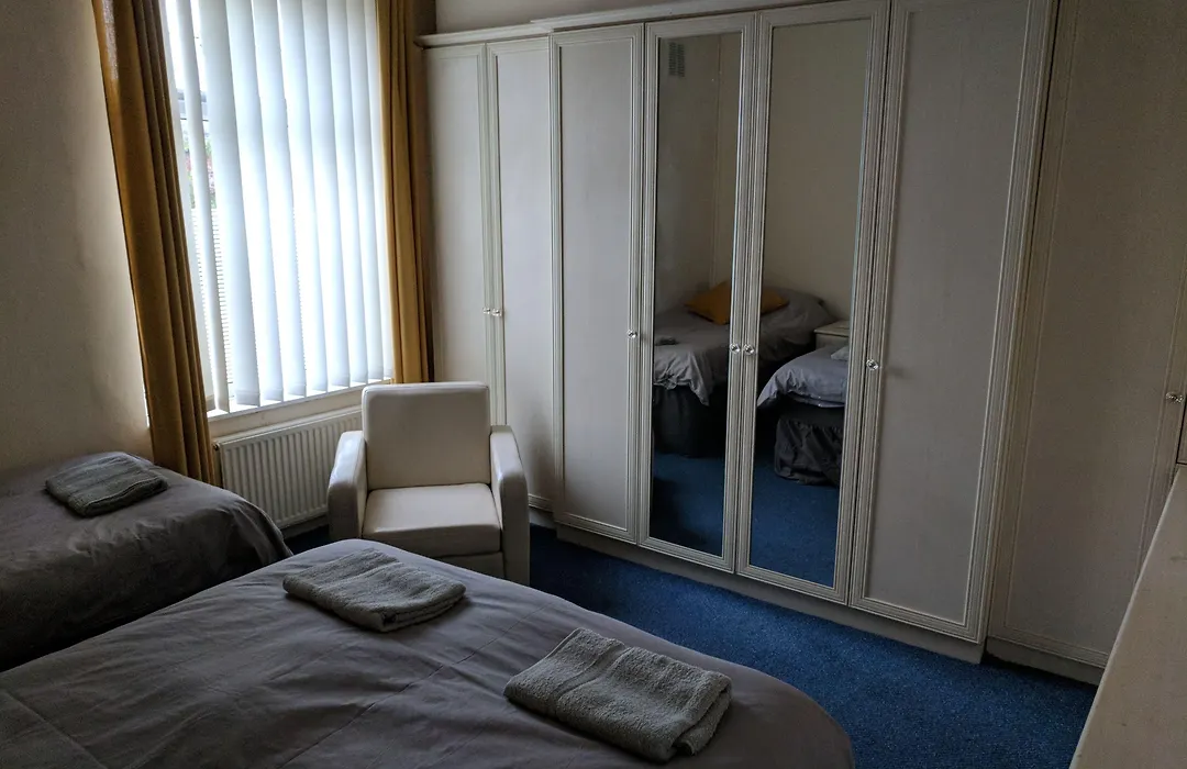4 Bedroom House At Fern Lodge Preston Serviced Accommodation - Free Wifi & Parking-1