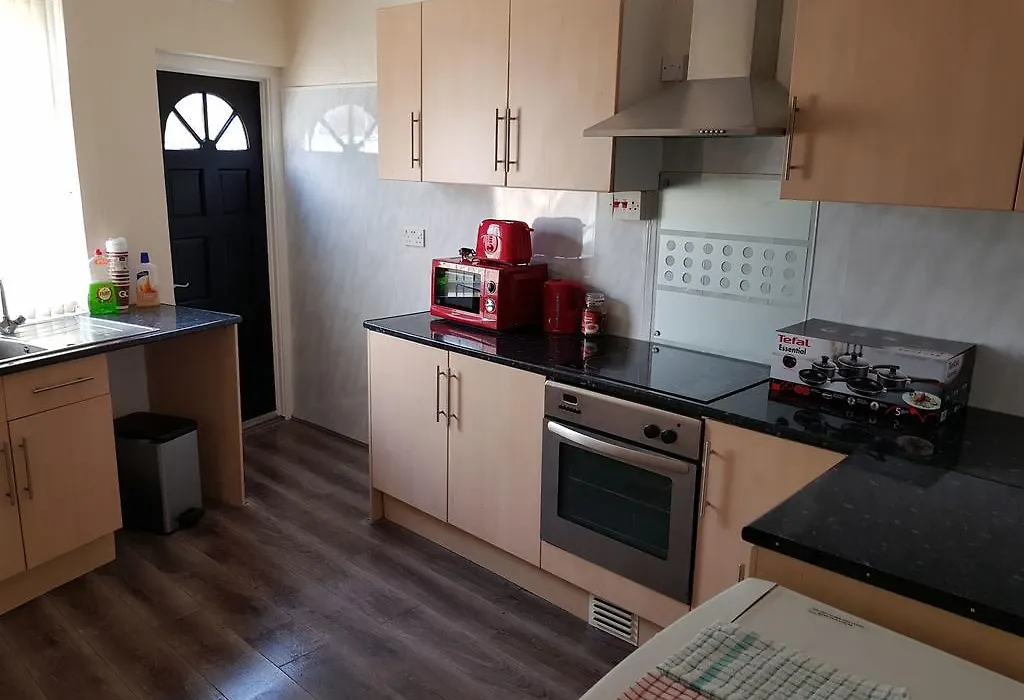 Blackpoolholidaylets Vicarage Lane-1