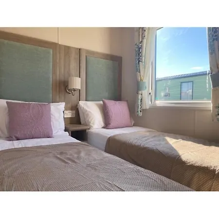 37 Bay View Oceans Edge By Waterside Holiday Lodges-3
