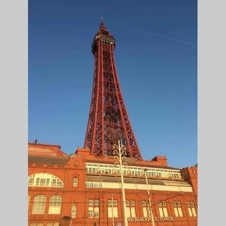 Langan'S Blackpool Holiday Let-3
