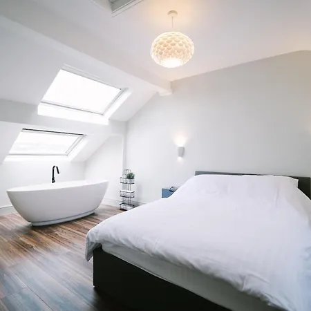 Period Retreat For 6, Explore The Lake District-3