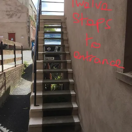 2 Bed Flat - Sleeps 3 - Parking - Wifi-3