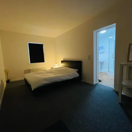 En-Suite For Family,Couple And Females-2