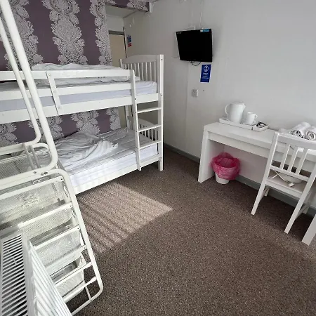 Arnies Hotel-3