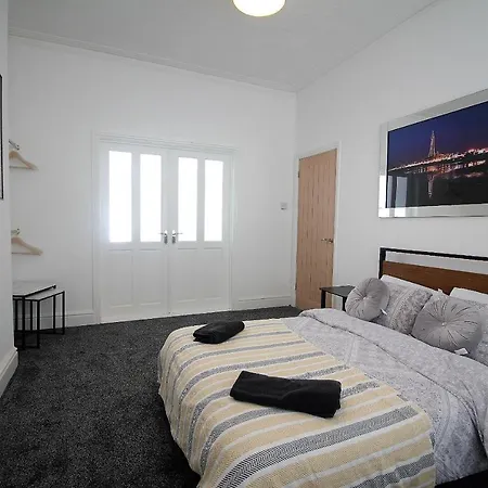 Tower View House - 4 Bedroom - Newly Refurbished - 2 Mins Walk To Beach-3